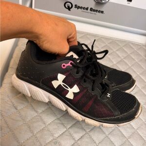 Under Armour women’s Black and Pink Sneakers